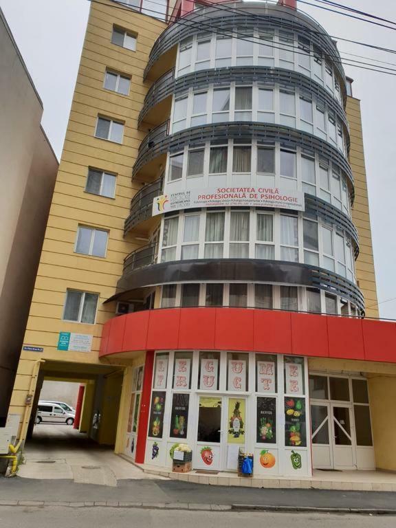 Apartament In Regim Hotelier Satu-Mare Exterior photo